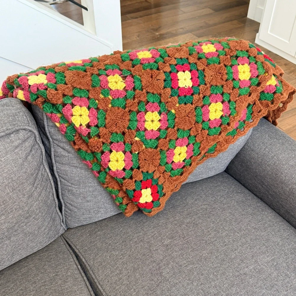 Handmade Afghan Blanket Vintage Granny Square Floral 72x53‎ Brown Crochet Throw